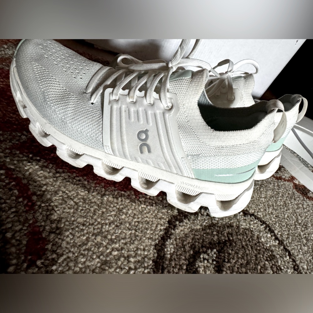 On cloud tennis shoes